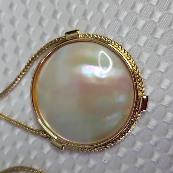WHITING AND DAVIS GOLDTONE ROUND PEARL ESSENCE NECKLACE - Picture 8 of 8